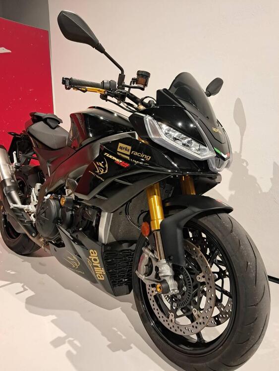 Aprilia Tuono 1100 V4 Factory (2021 - 24) (4)