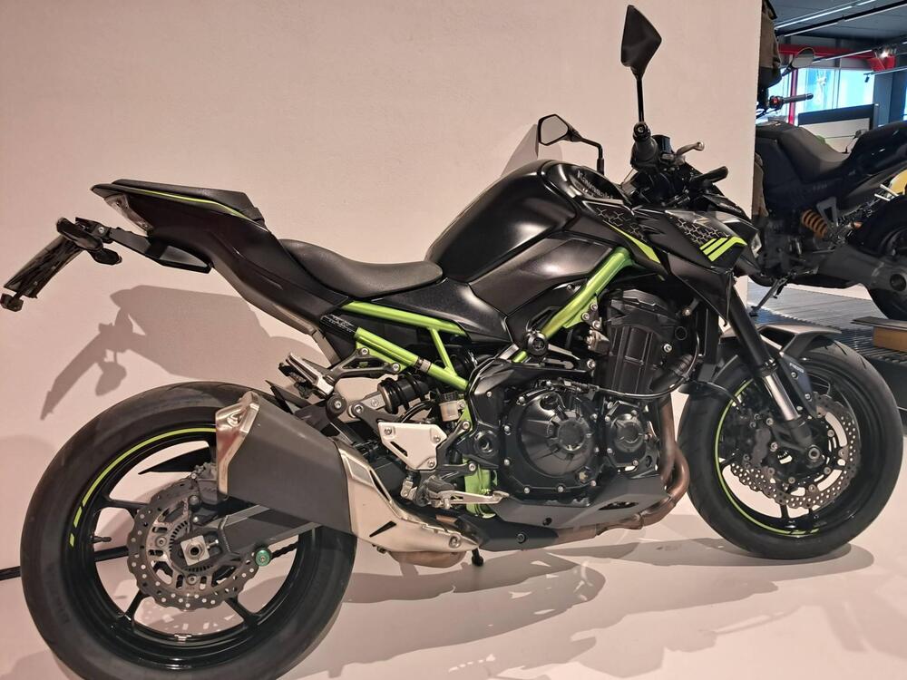 Kawasaki Z 900 (2021 - 24) (2)