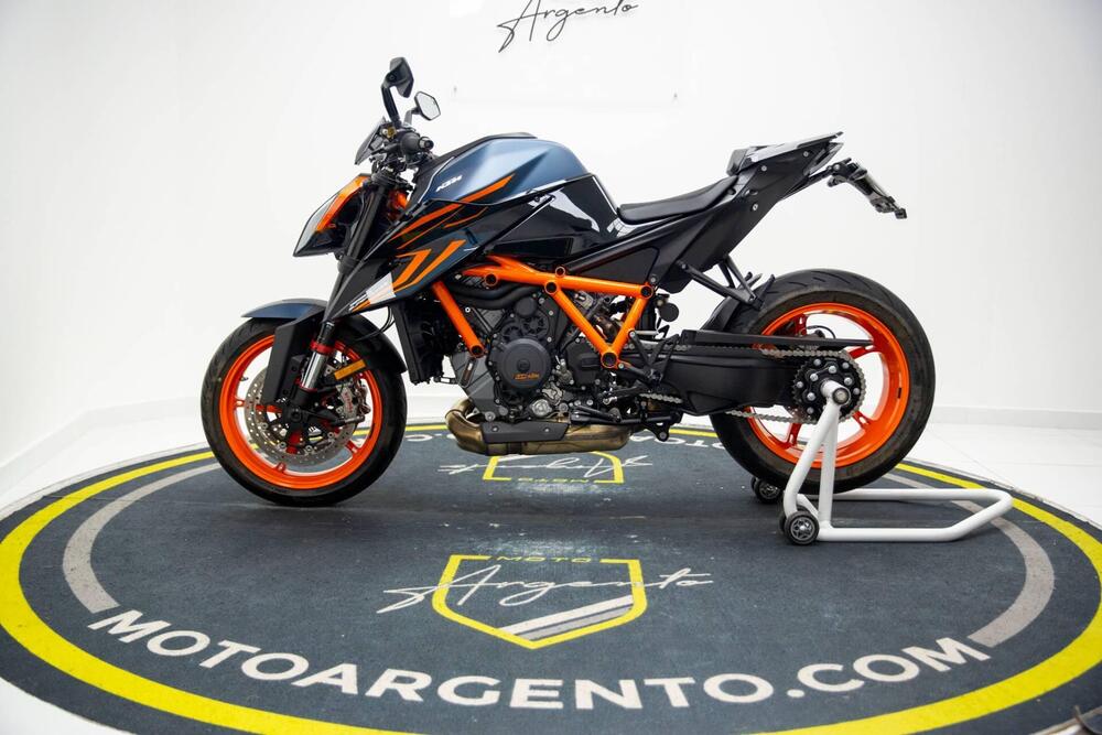 KTM 1290 Super Duke R (2022 - 23) (4)