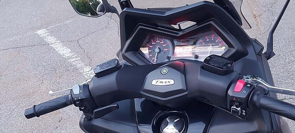 Yamaha T-Max 530 ABS (2015 - 17) (4)