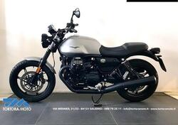 Moto Guzzi V7 Stone (2021 - 24) usata