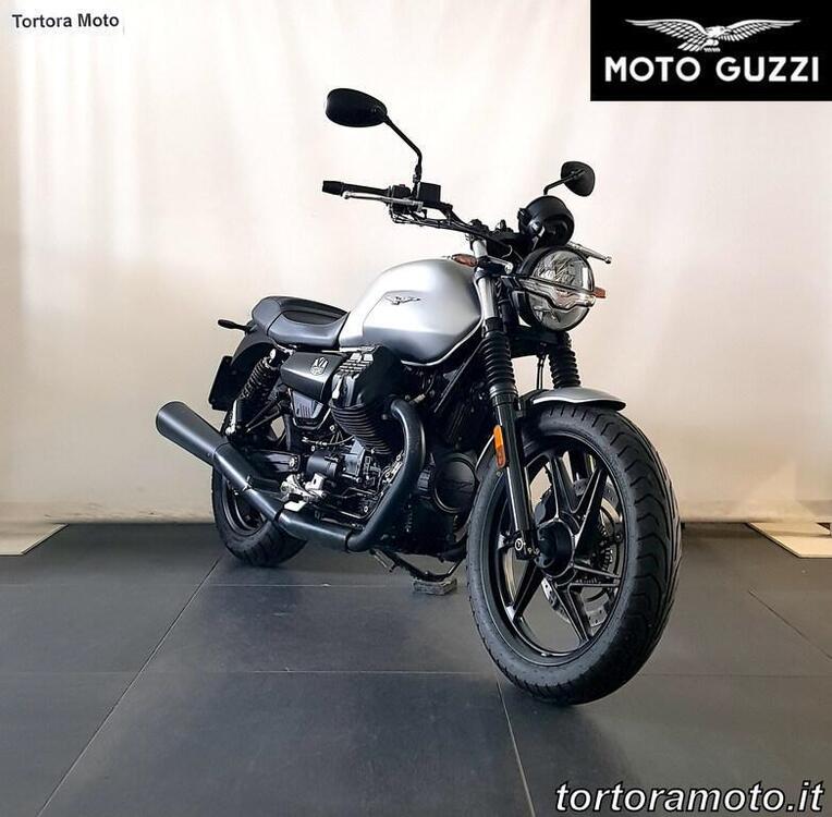 Moto Guzzi V7 Stone (2021 - 24) (4)