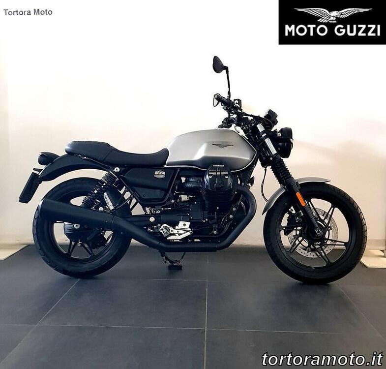 Moto Guzzi V7 Stone (2021 - 24) (2)