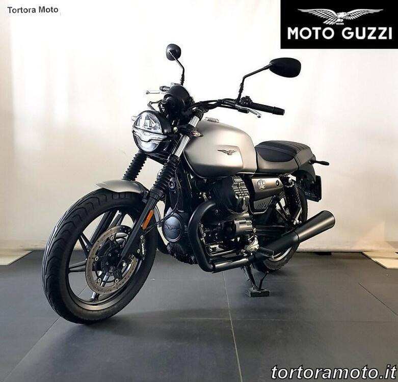 Moto Guzzi V7 Stone (2021 - 24) (3)