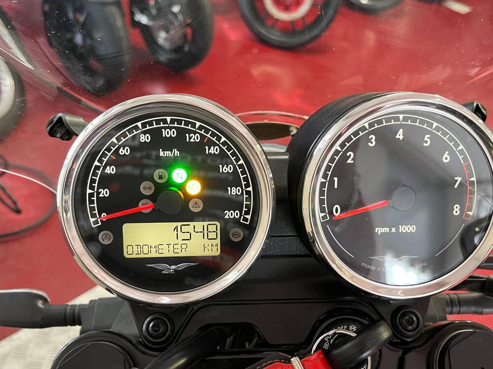 Moto Guzzi V7 Special (2021 - 24) (3)