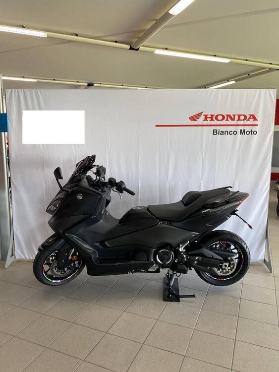 Yamaha T-Max 560 (2022 - 24) (3)