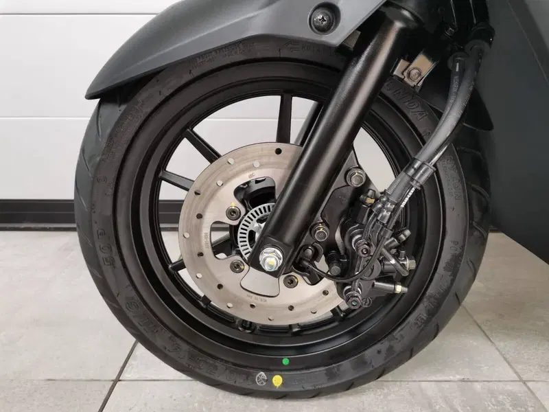 Kymco Skytown 125i (2024 - 26) (8)