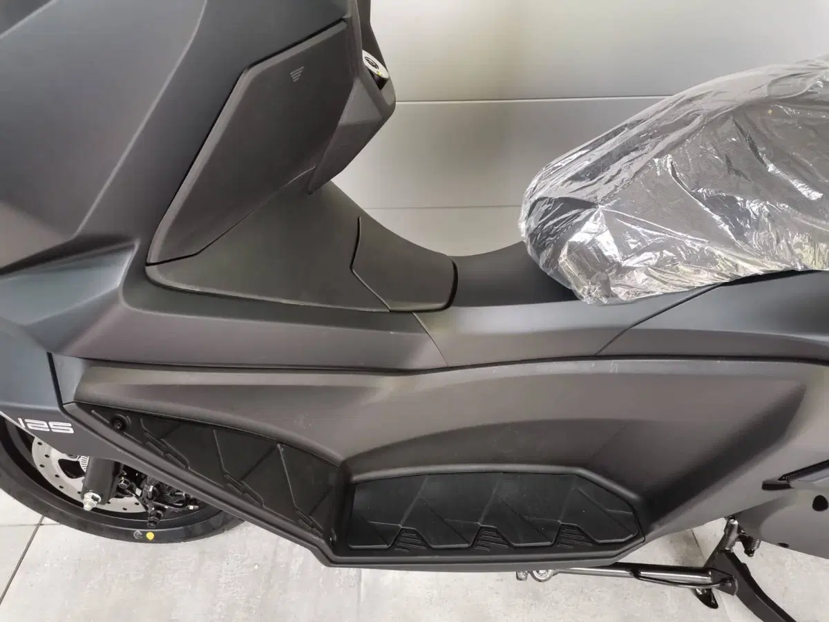 Kymco Skytown 125i (2024 - 26) (9)