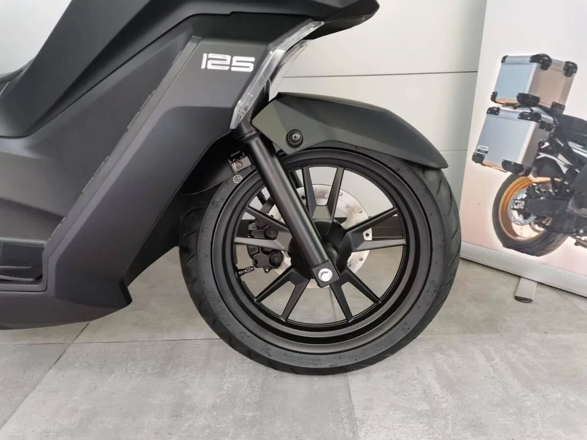 Kymco Skytown 125i (2024 - 26) (14)