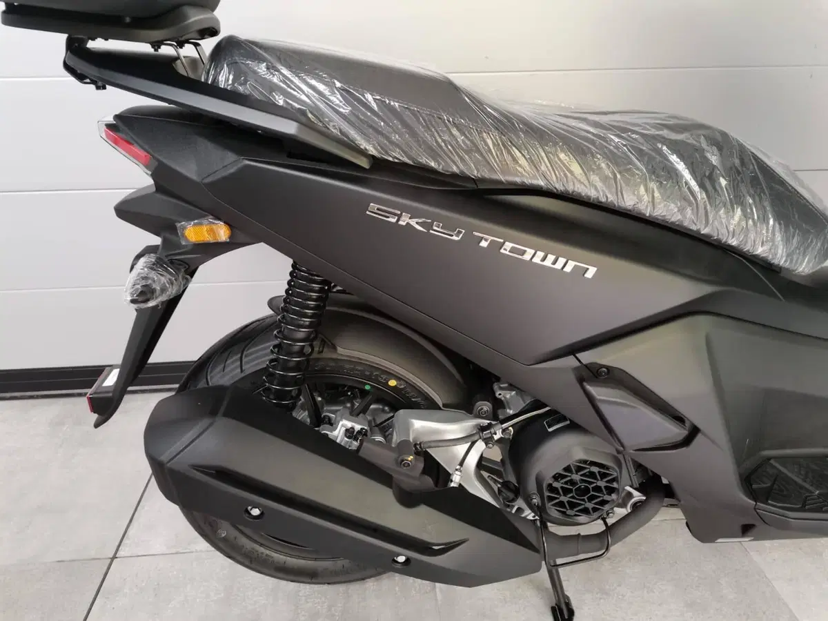 Kymco Skytown 125i (2024 - 26) (17)