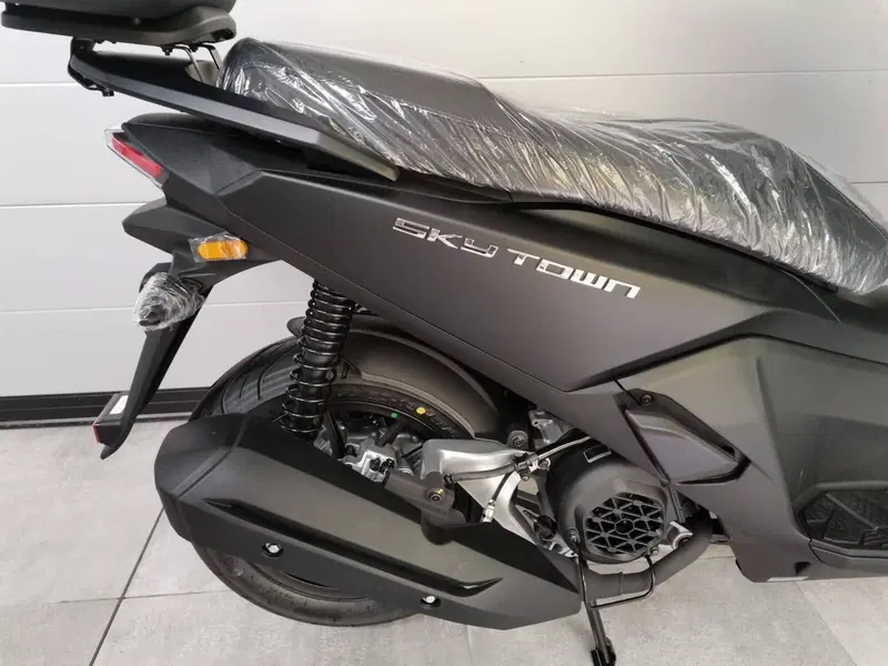Kymco Skytown 125i (2024 - 26) (17)