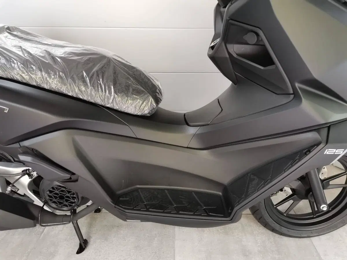 Kymco Skytown 125i (2024 - 26) (18)