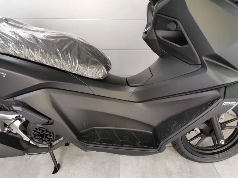 Kymco Skytown 125i (2024 - 26) (18)