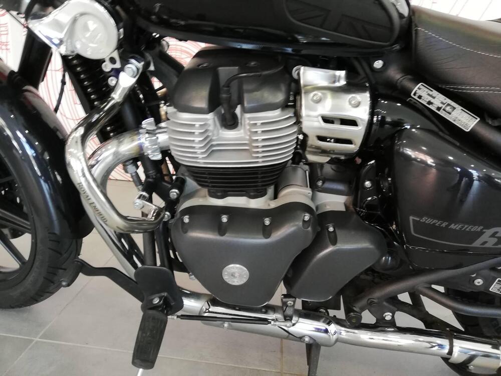 Royal Enfield Super Meteor 650 (2023 - 24) (5)