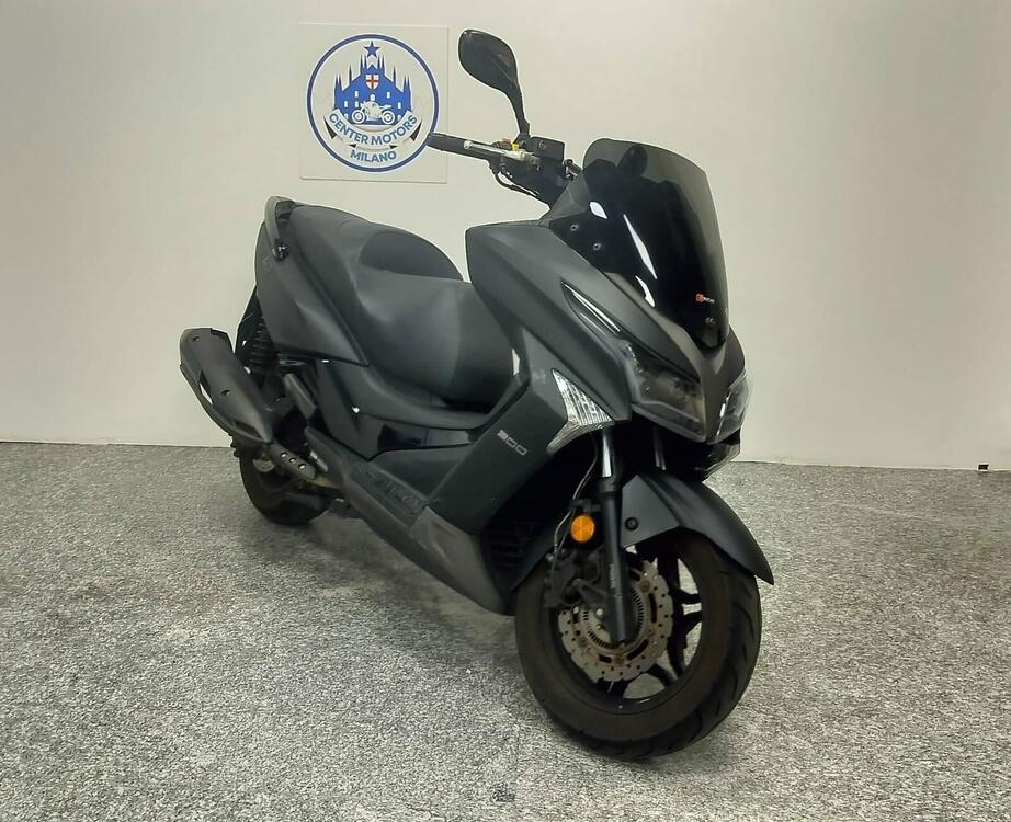 Kymco X-Town 300i (2021 - 24) (2)