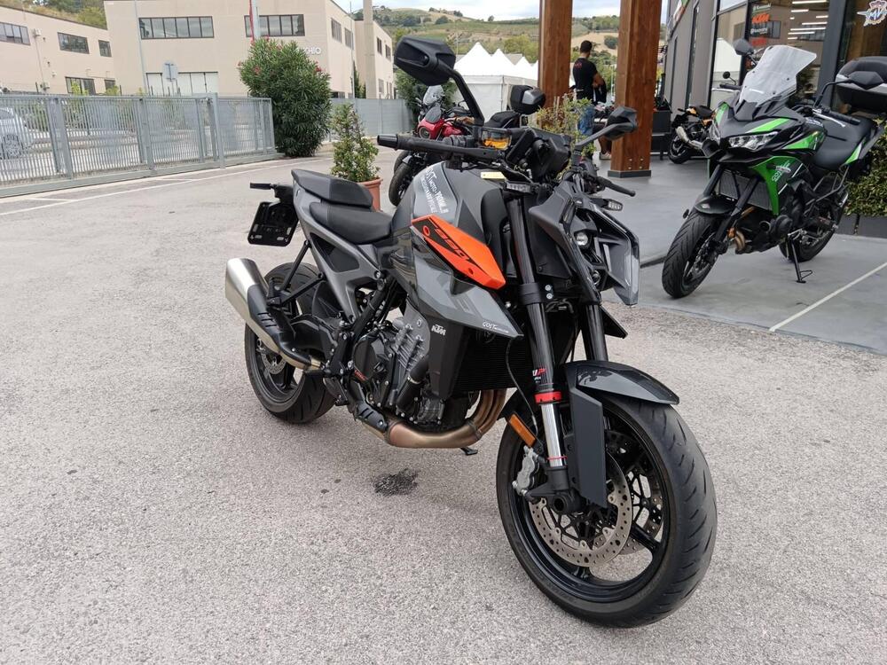 KTM 990 Duke (2024) (2)