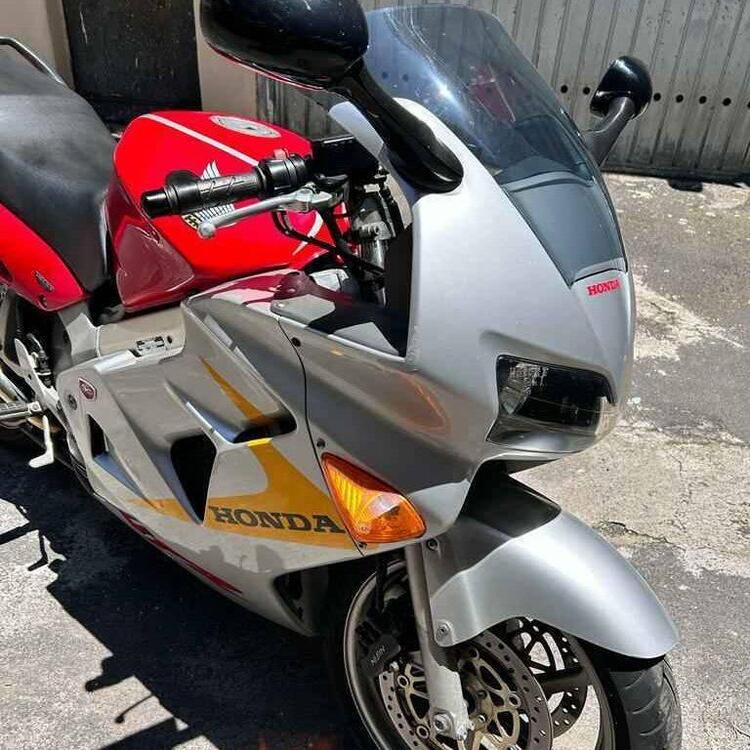 Honda VFR 800 (4)