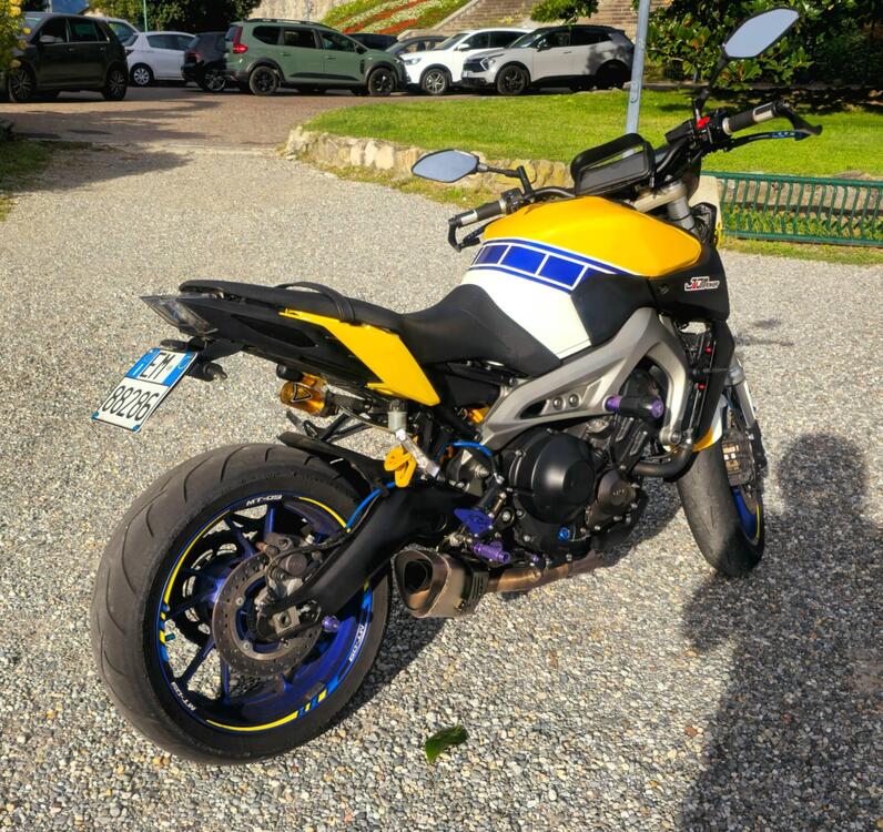 Yamaha MT-09 (2017 - 20) (2)