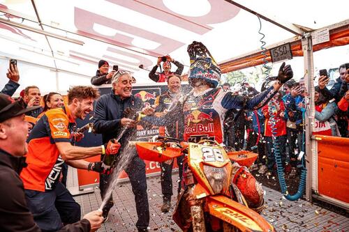 EnduroGP Francia. Grandinata di Campioni a Brioude. Josep Garcia, KTM, è Mondiale EnduroGP