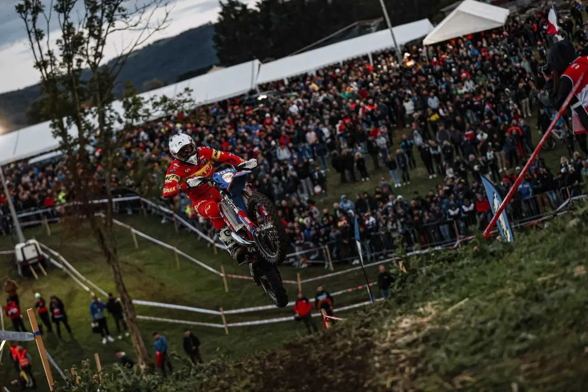 EnduroGP Francia. Grandinata di Campioni a Brioude. Josep Garcia, KTM, è Mondiale EnduroGP (12)