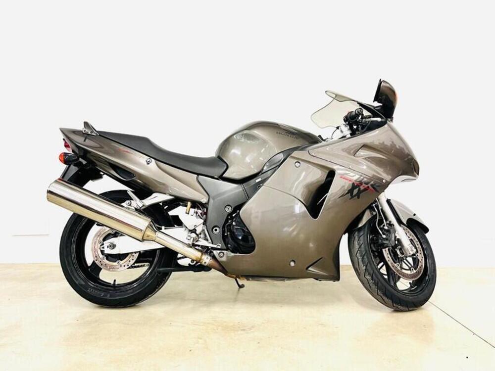 Honda CBR 1100 XX Superblackbird (1999 - 00)