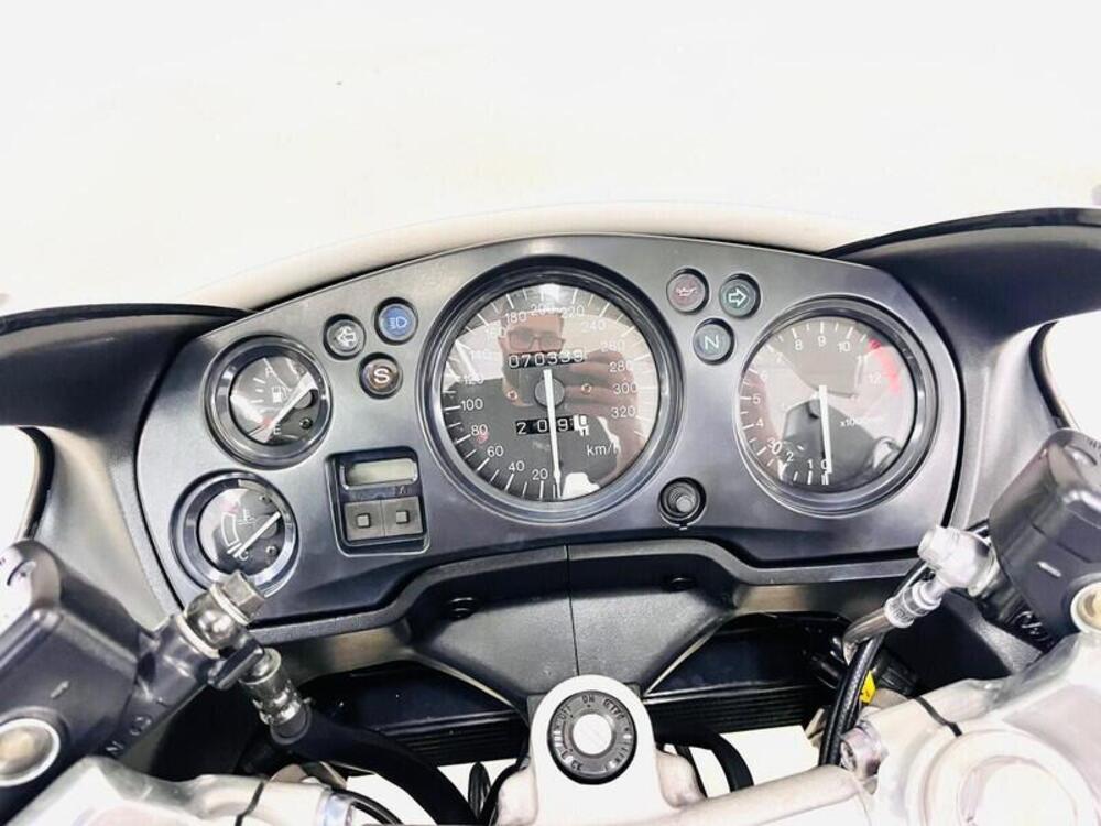 Honda CBR 1100 XX Superblackbird (1999 - 00) (5)