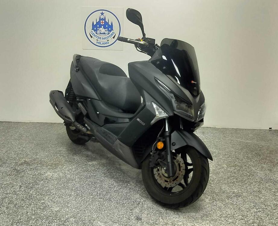 Kymco X-Town 300i (2021 - 24) (2)