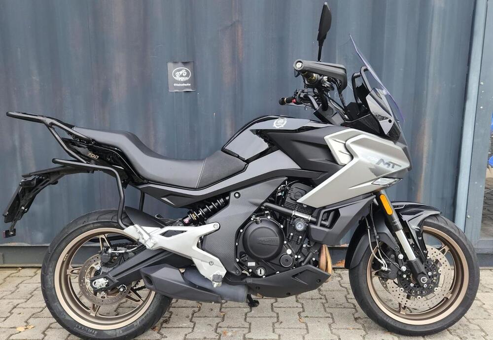 CFMOTO 700MT (2024)