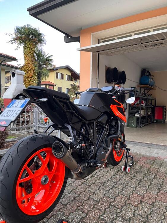 KTM 1290 Super Duke R (2019) (4)