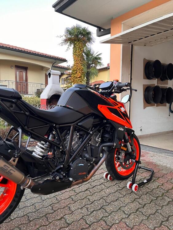 KTM 1290 Super Duke R (2019) (5)