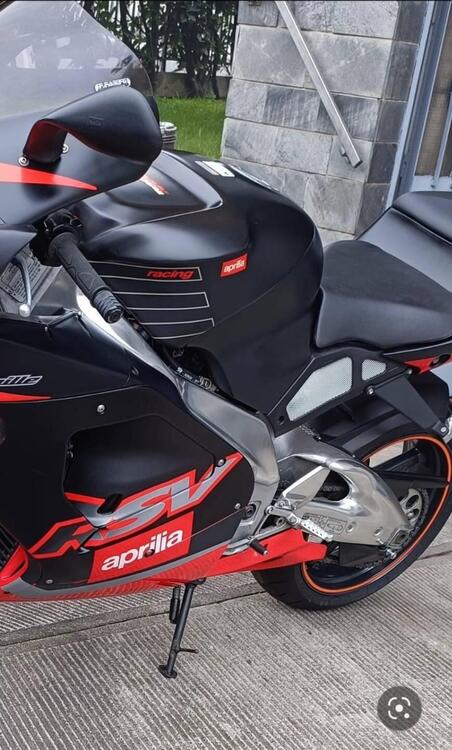 Aprilia RSV 1000 (2000 - 01) (2)