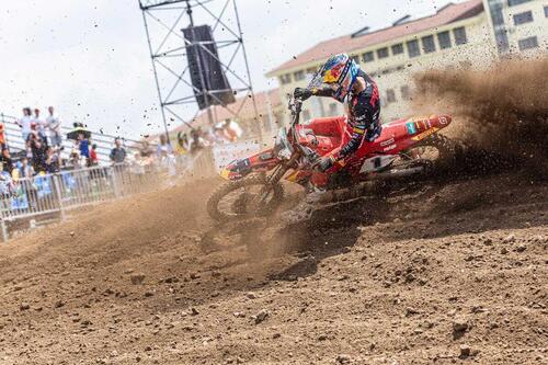 MXGP #19. GP Cina. Colpo di Scena. Gajser intrappolato in un incubo, Prado nuovo leader  [VIDEO] (9)