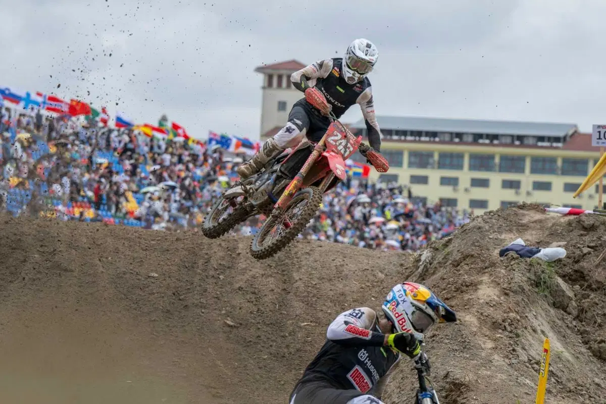 MXGP #19. GP Cina. Colpo di Scena. Gajser intrappolato in un incubo, Prado nuovo leader  [VIDEO] (19)