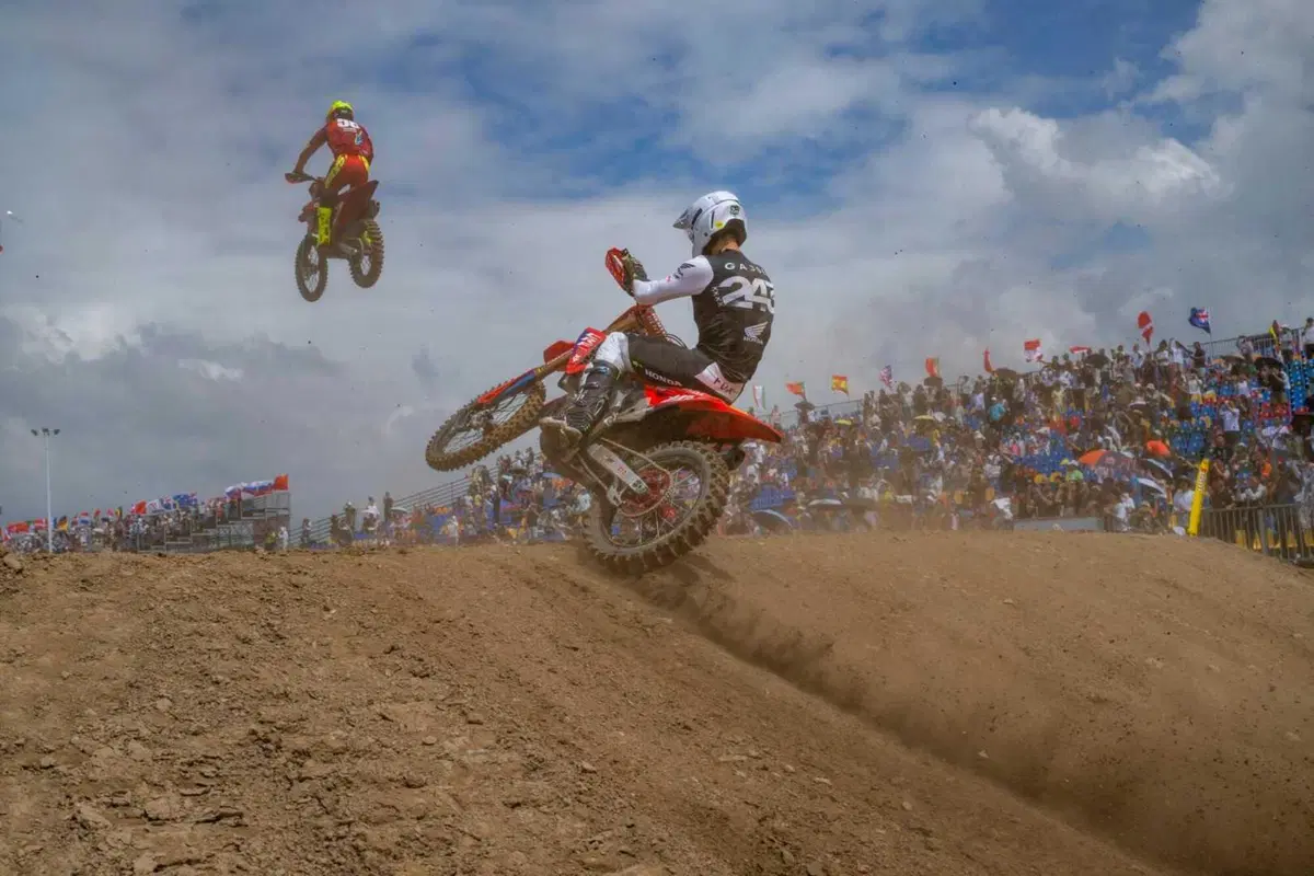 MXGP #19. GP Cina. Colpo di Scena. Gajser intrappolato in un incubo, Prado nuovo leader  [VIDEO] (20)