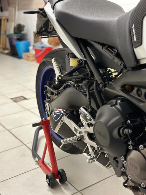 Yamaha MT-09 SP (2018 - 20) (4)