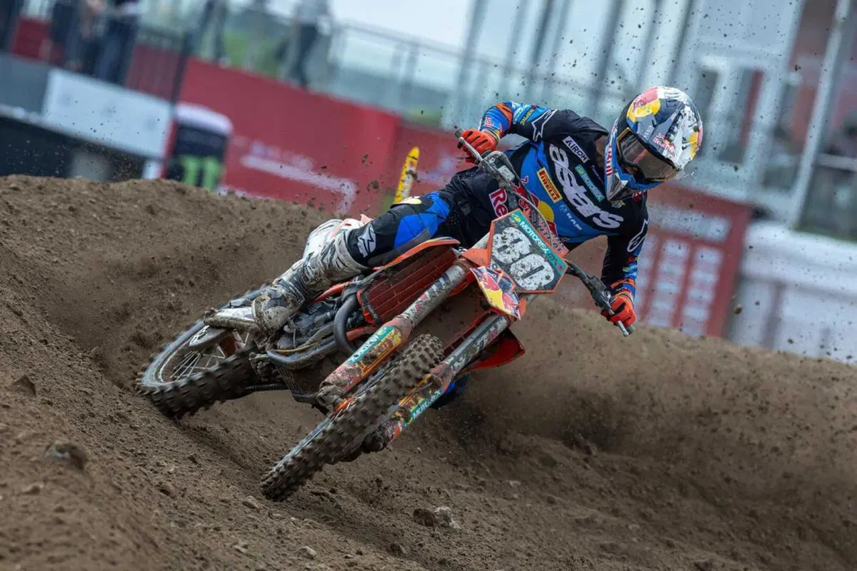 MXGP #19. GP Cina. Colpo di Scena. Gajser intrappolato in un incubo, Prado nuovo leader  [VIDEO] (23)
