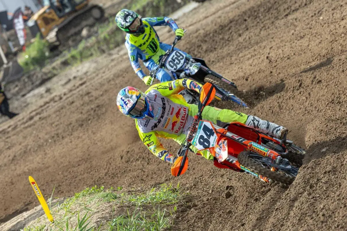 MXGP #19. GP Cina. Colpo di Scena. Gajser intrappolato in un incubo, Prado nuovo leader  [VIDEO] (24)