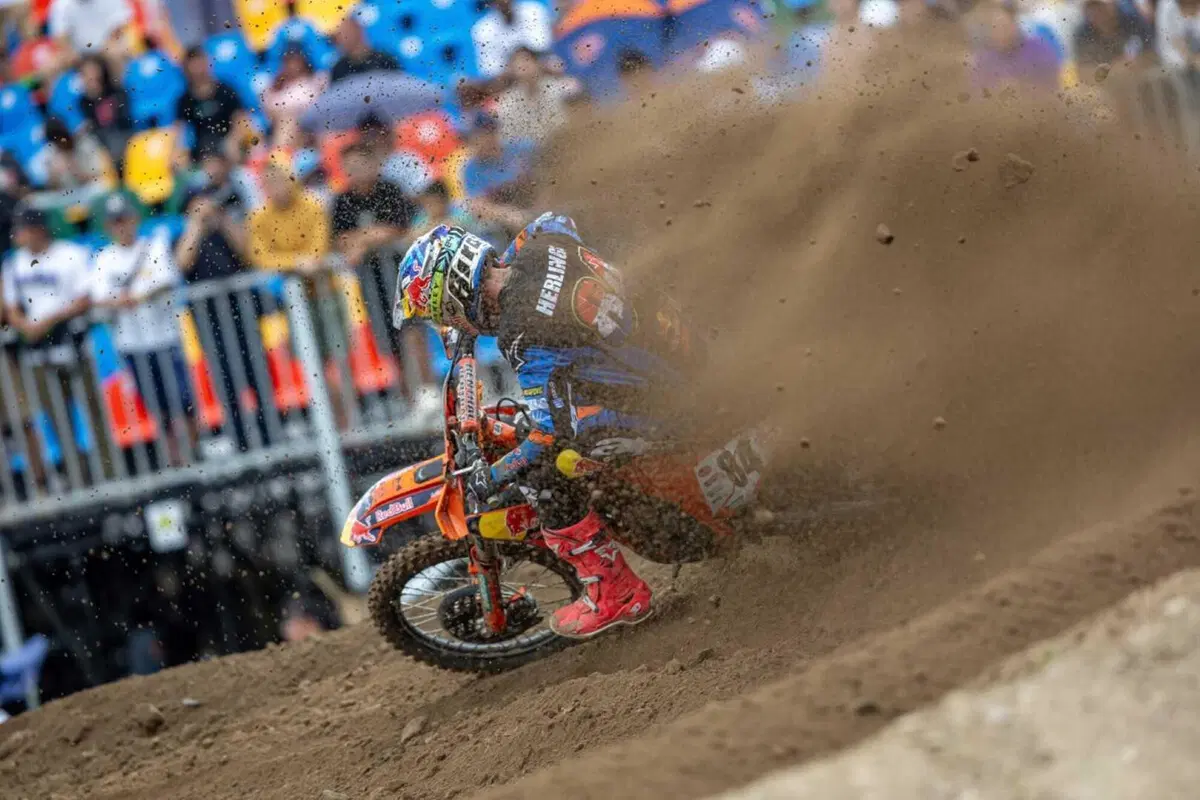 MXGP #19. GP Cina. Colpo di Scena. Gajser intrappolato in un incubo, Prado nuovo leader  [VIDEO] (25)