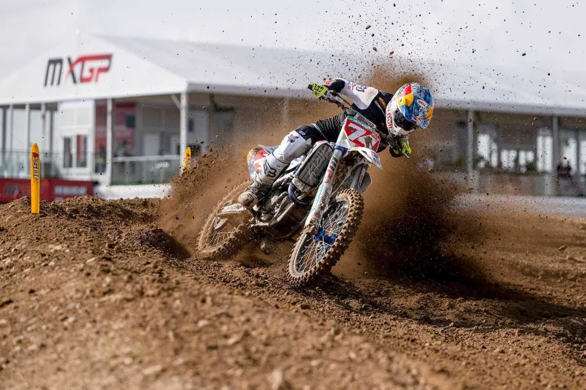 MXGP #19. GP Cina. Colpo di Scena. Gajser intrappolato in un incubo, Prado nuovo leader  [VIDEO] (27)