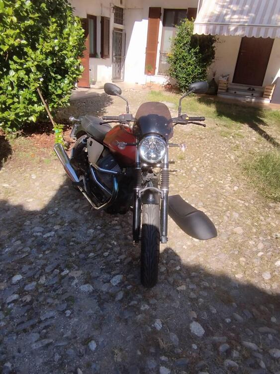 Moto Guzzi V7 II Stone (2015 - 17) (5)