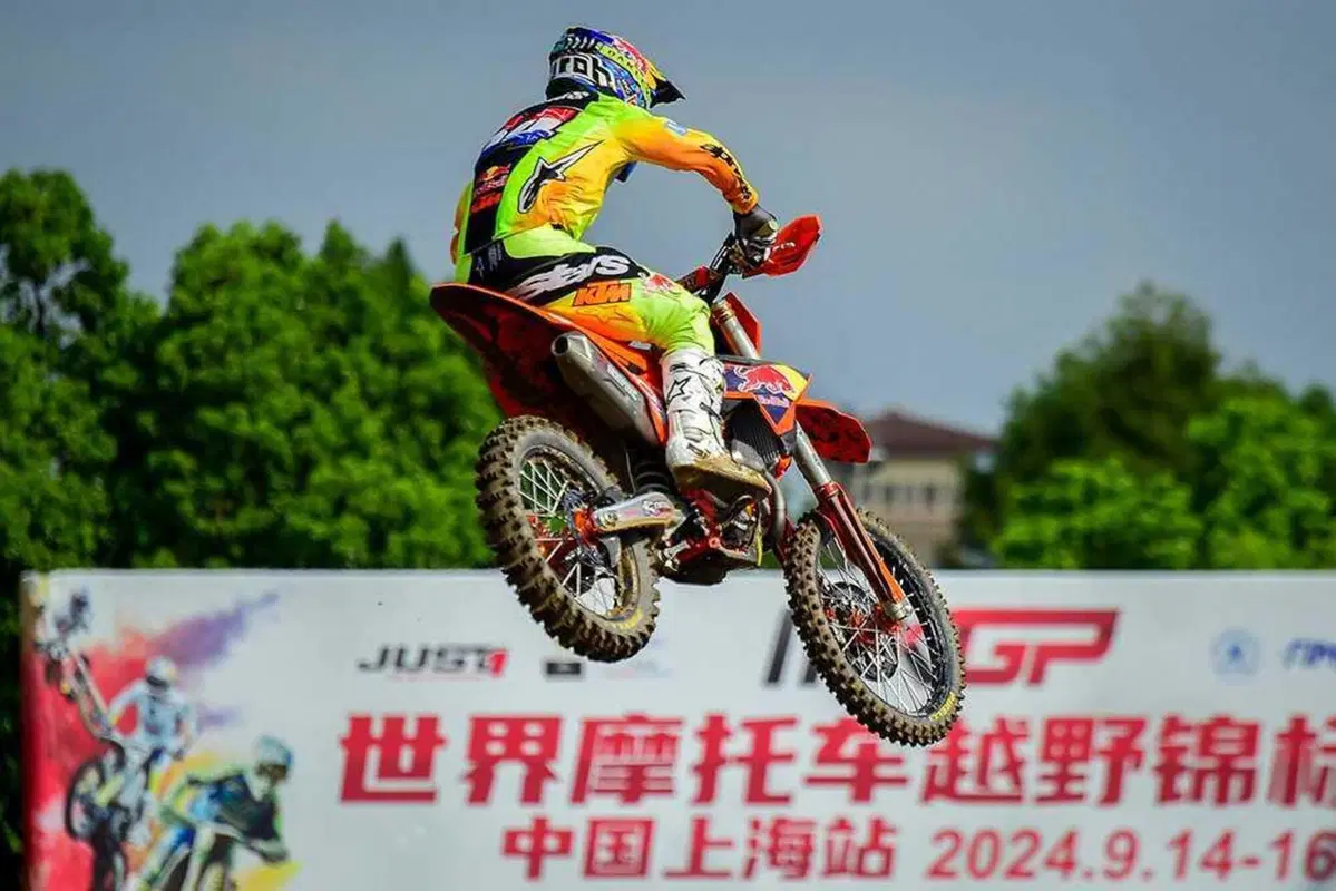 MXGP #19. GP Cina. Colpo di Scena. Gajser intrappolato in un incubo, Prado nuovo leader  [VIDEO] (32)