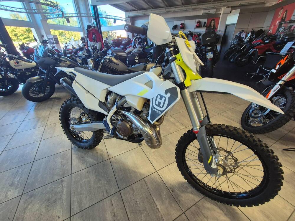 Husqvarna TE 300i (2022)