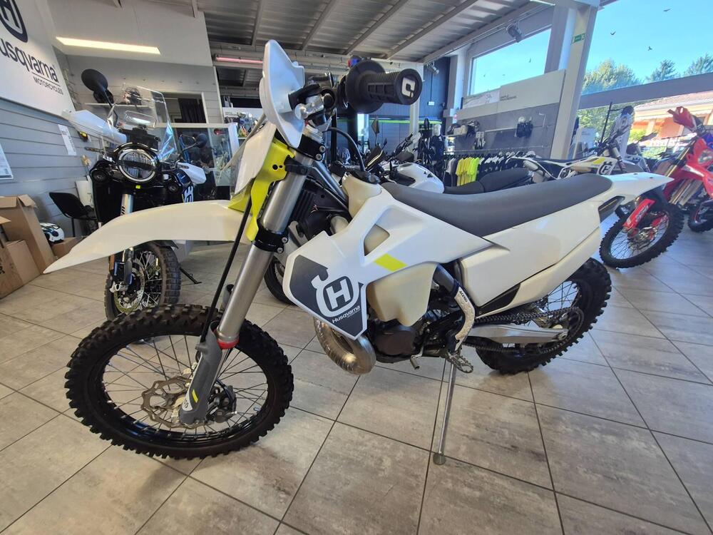 Husqvarna TE 300i (2022) (4)