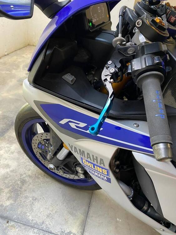 Yamaha YZF R1 (2015 - 16) (4)