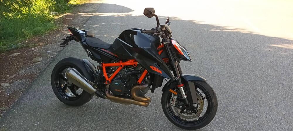 KTM 1290 Super Duke R (2020) (3)