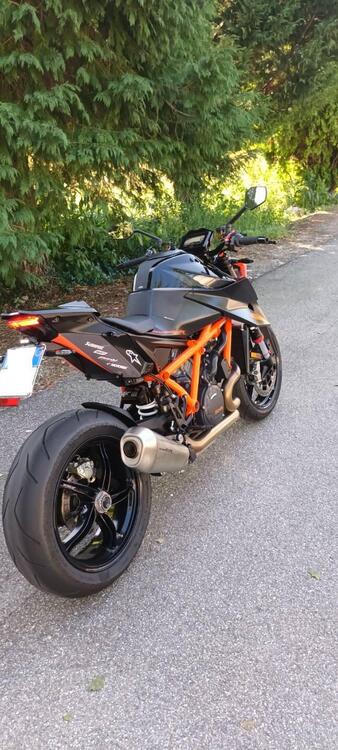 KTM 1290 Super Duke R (2020) (4)