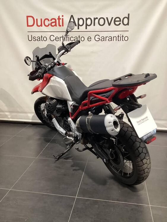 Moto Guzzi V85 TT Evocative Graphics (2021 - 23) (4)