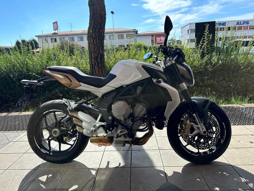 MV Agusta Brutale 675 (2011 - 15) (2)