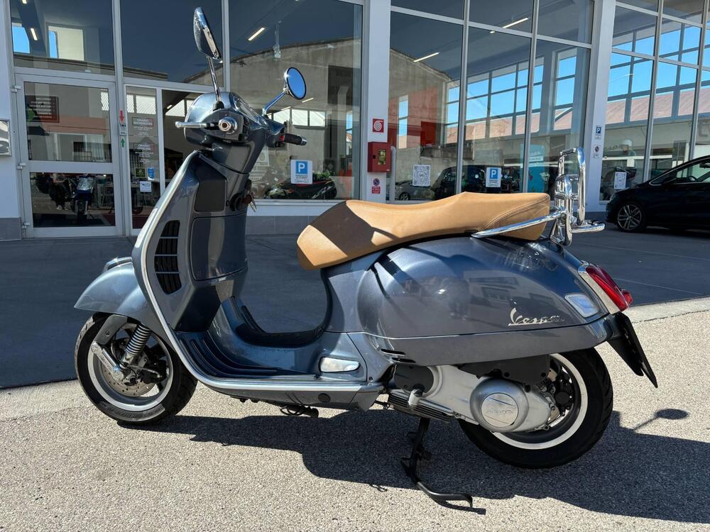 Vespa GTS 300 (2017 - 18) (3)