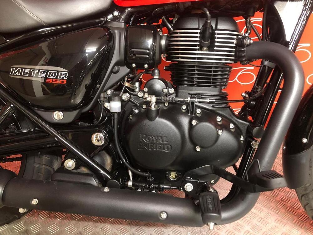 Royal Enfield Meteor 350 Fireball (2021 - 24) (5)